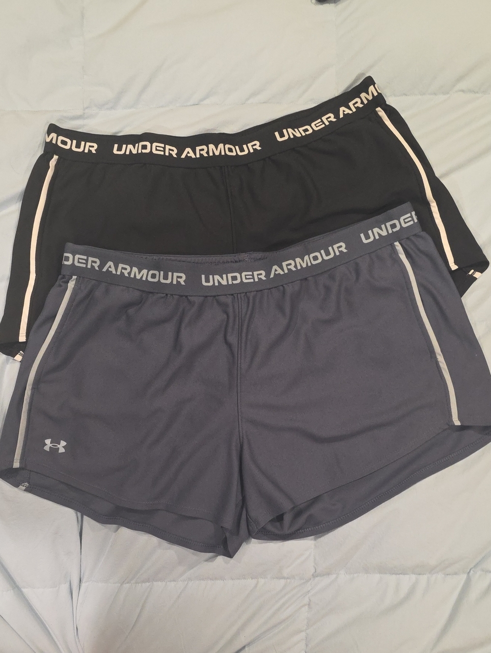 Under Armour XL Lot Women’s Athletic Shorts — Black and Charcoal Blue